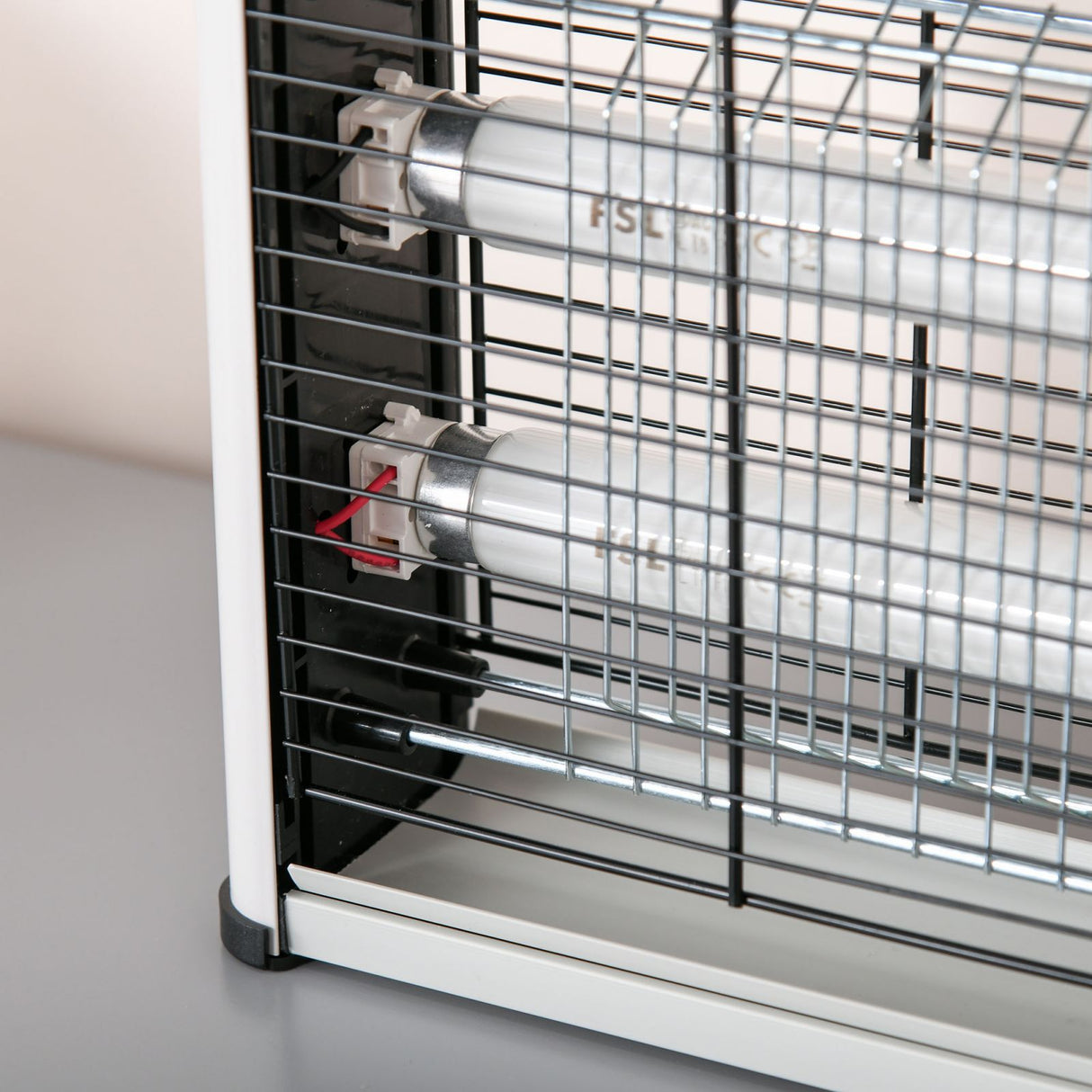 Easycomfort Elektrische Insectenverdelger voor Binnen en Buiten met UV Mosquito Lamp voor 60m², Elektrisch Muggennet 20W Zwart en Zilver.