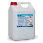 immagine-1-aqa-antialghe-liquido-da-5-lt-per-piscina-ean-8059591731017-jpg