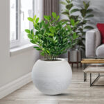immagine-2-divina-garden-vaso-in-resina-da-esterno-interno-per-piante-tondo-a-sfera-di-design-d-40x33h-botticelli-bianco-ean-8056157808961
